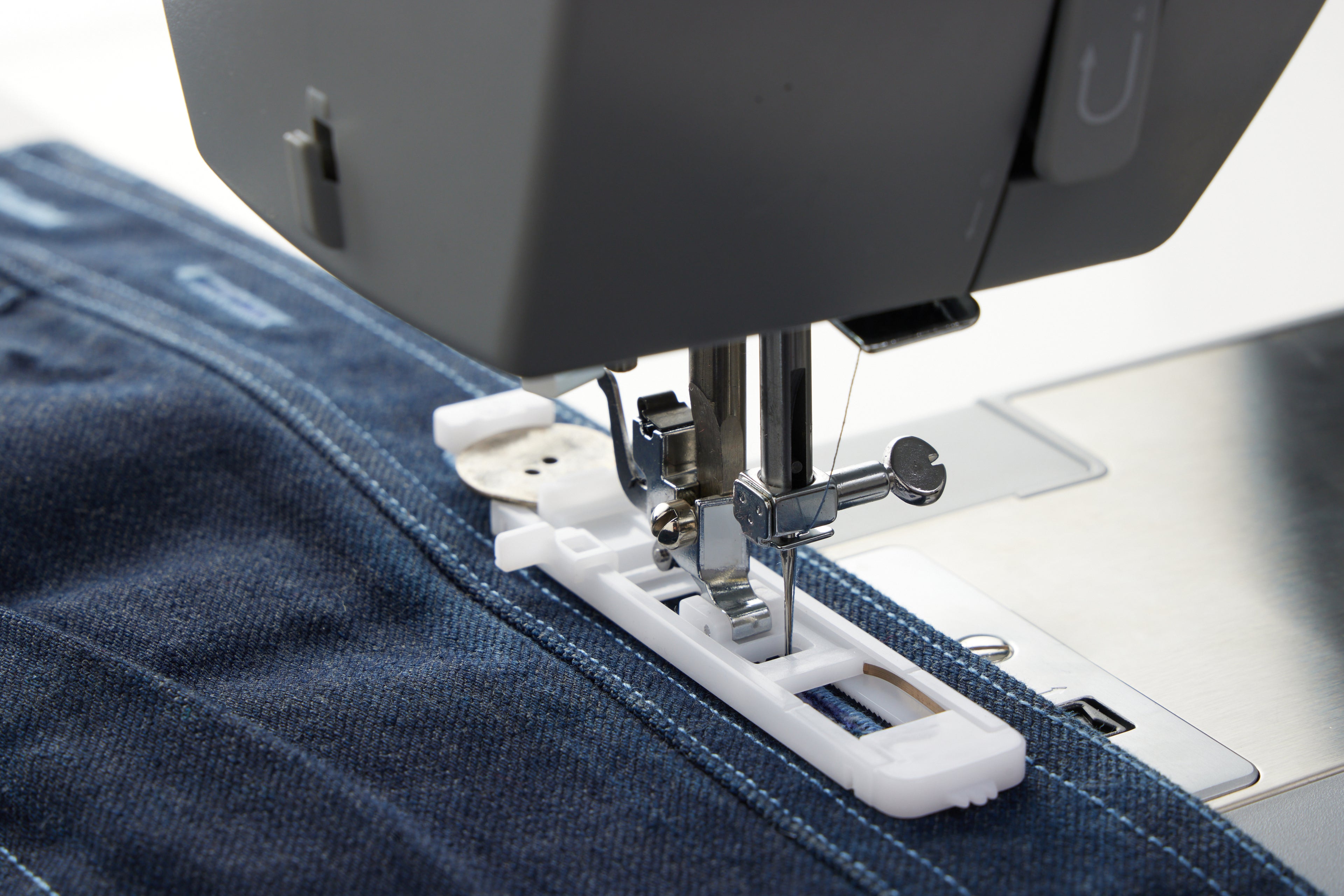 Singer Heavy Duty 5511 Sewing Machine - Factory Refurbished