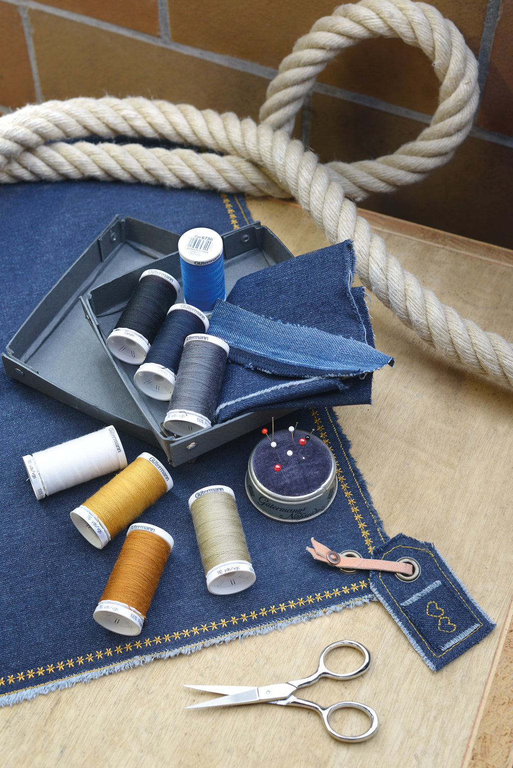 Gutermann Thread Set - Jeans - 2 x 200m & Extra Strong - 3 x 100m - Blues and Golds