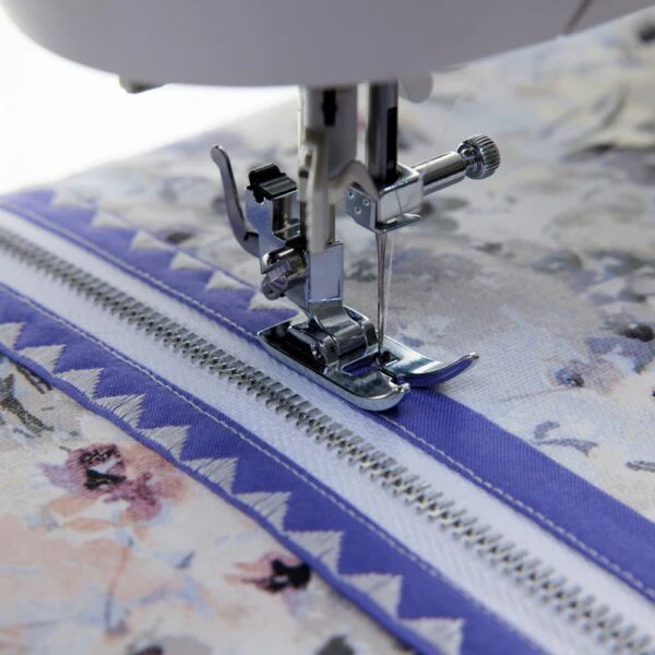 Singer C5655 Sewing Machine with Extension Table